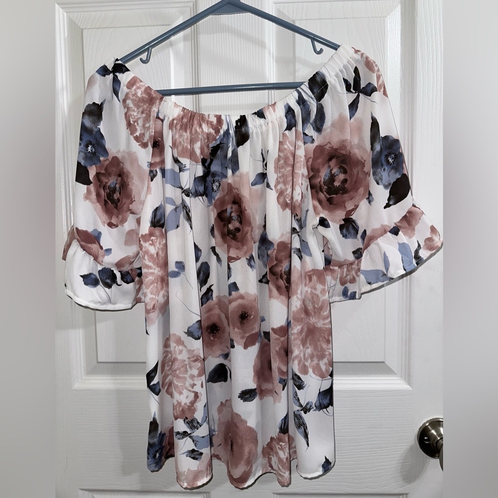 Sienna Sky medium blouse top floral